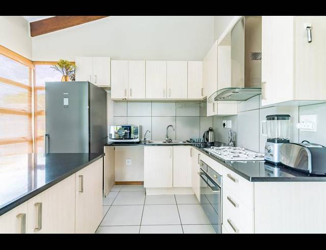 3 BEDROOM TOWNHOUSE FOR SALE IN NORTH RIDING
